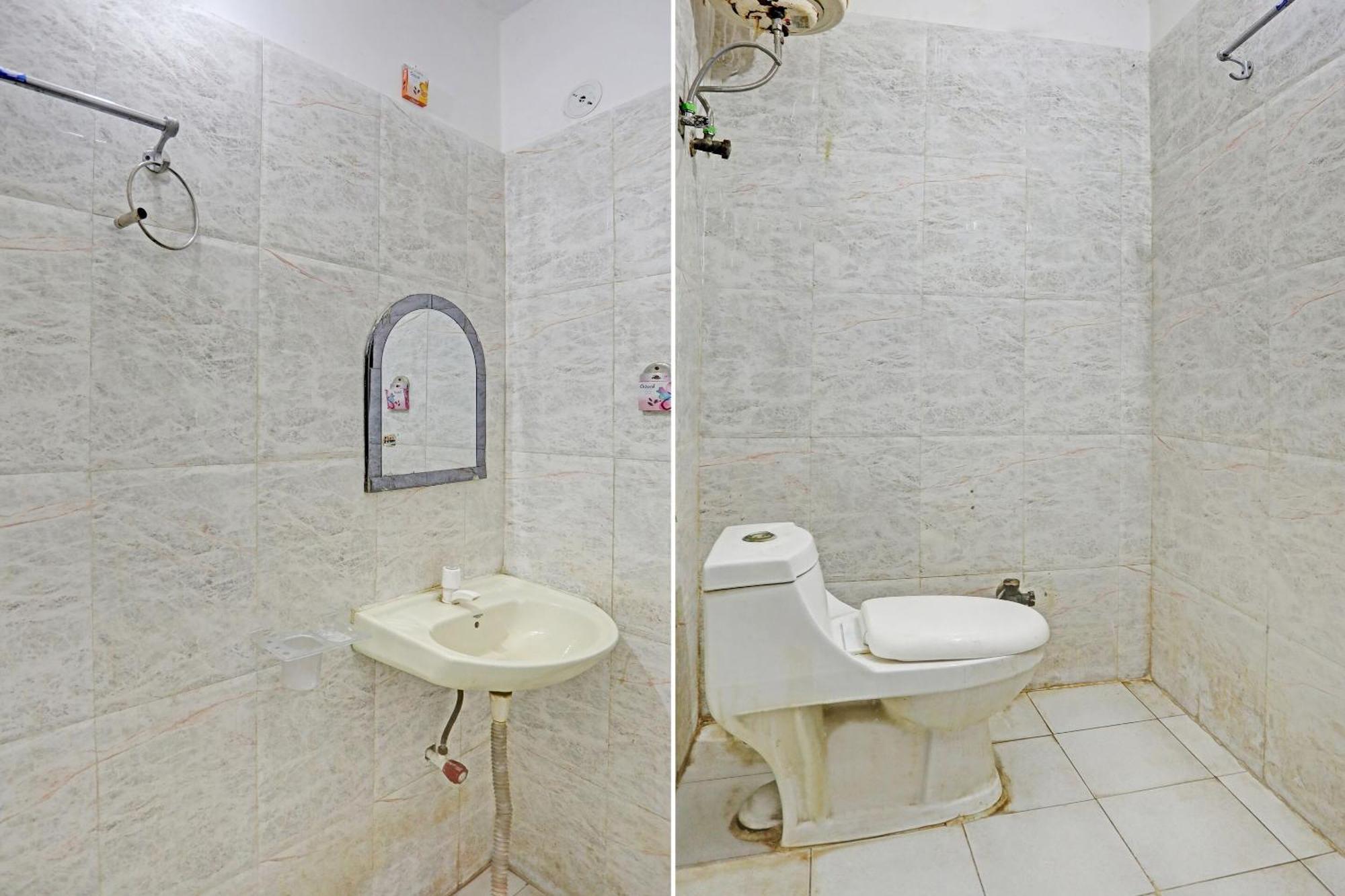 Collection O Mayank Guest House Near Iskcon Temple Noida Kalkaji Devi Exterior photo