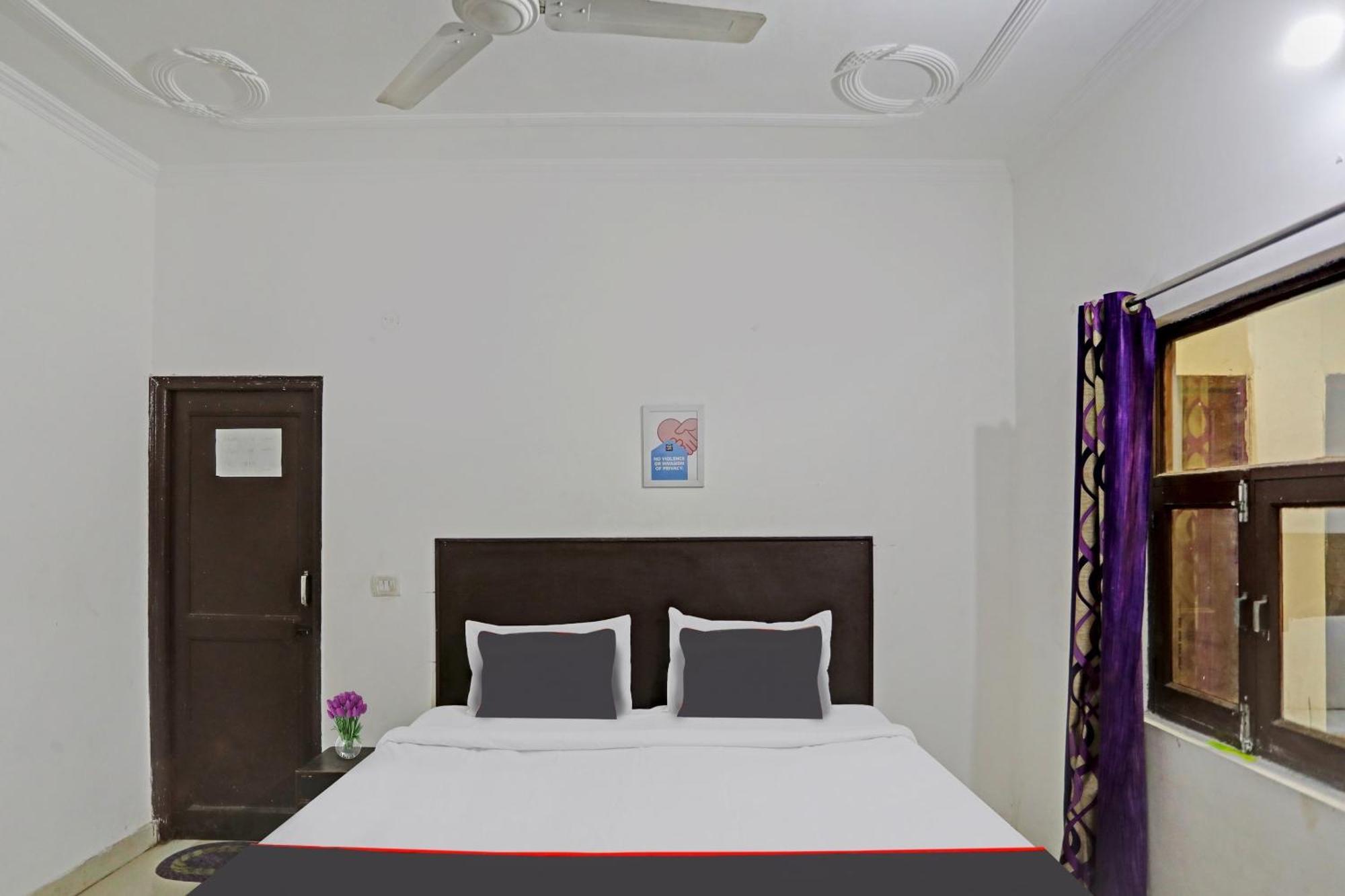 Collection O Mayank Guest House Near Iskcon Temple Noida Kalkaji Devi Exterior photo