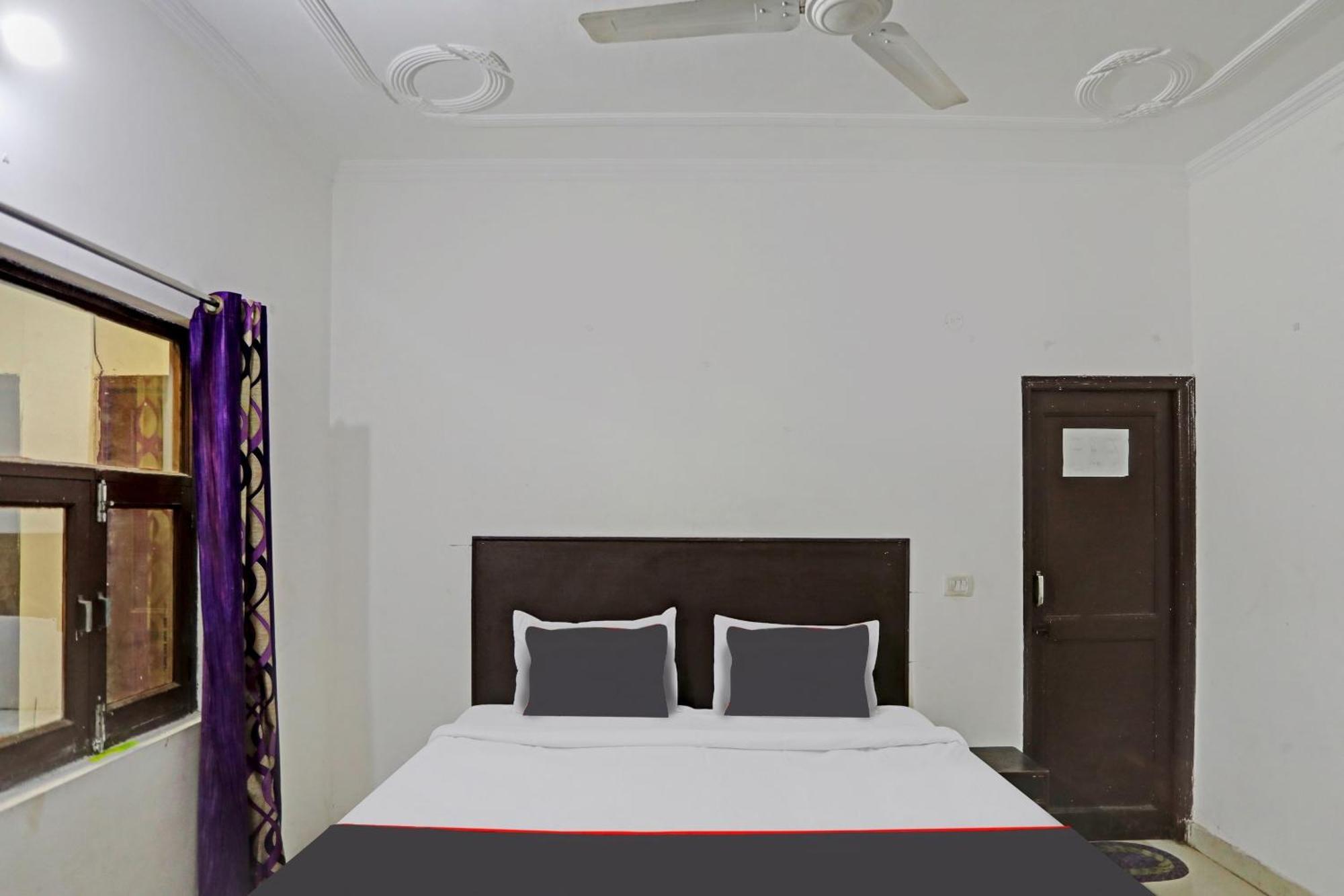 Collection O Mayank Guest House Near Iskcon Temple Noida Kalkaji Devi Exterior photo